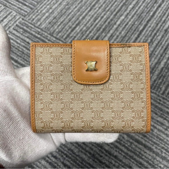 Vintage Celine compact wallet - Picture 2 of 13